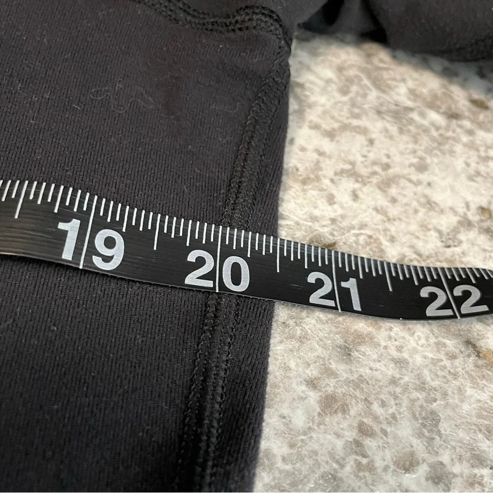 Lululemon Men’s V-neck Long Sleeve T-Shirt - Picture 9 of 9